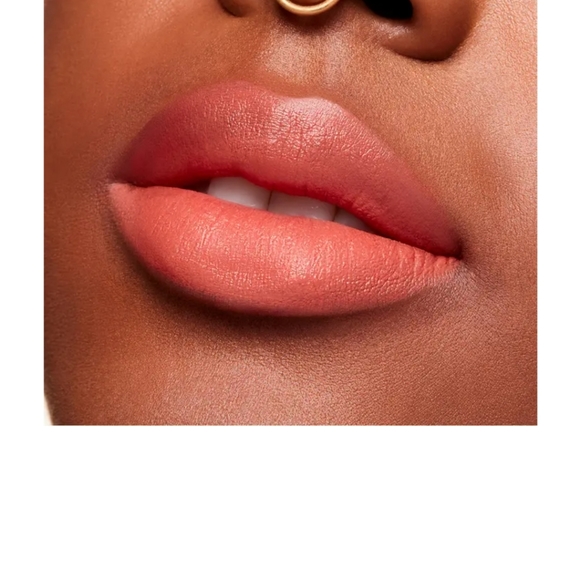 Powder Kiss Velvet Blur Slim LipstickMAC COSMETICS Mull it Over - Picture 4 of 5